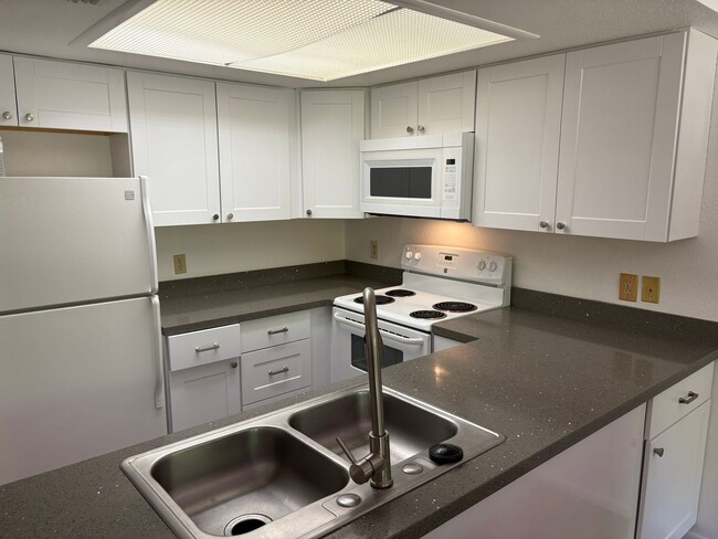 Building Photo - CONDO - WEST SEDONA - TIERRA SIENNA