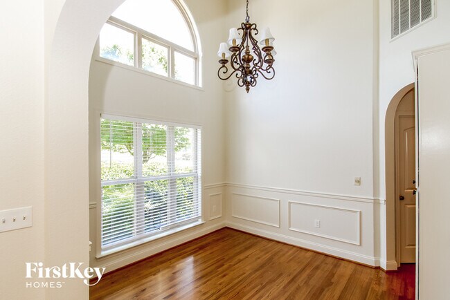 Foto del edificio - 136 Lime Creek Ln