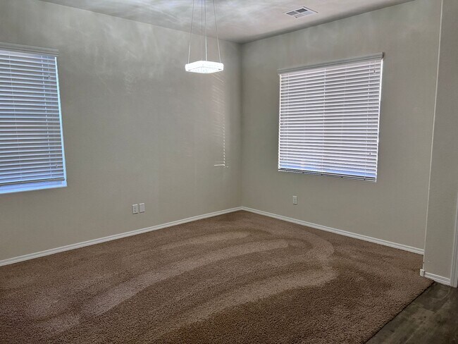 Building Photo - Wonderful 4 Br, office or 5th Br, 3 living...