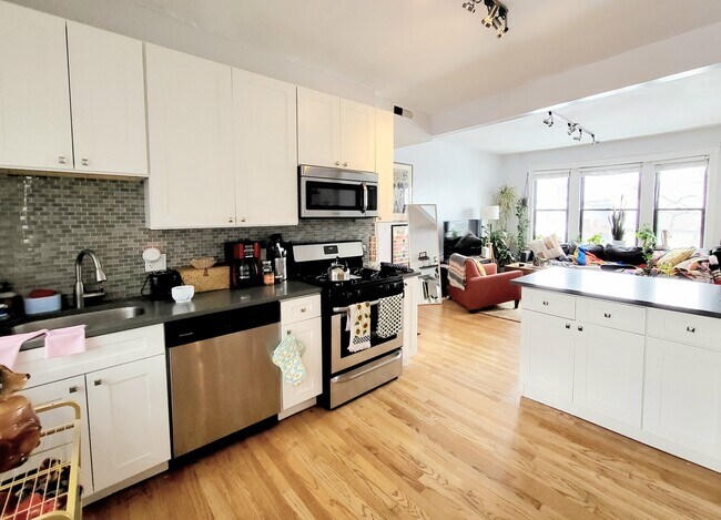 Foto del edificio - 3143 W Wellington Ave