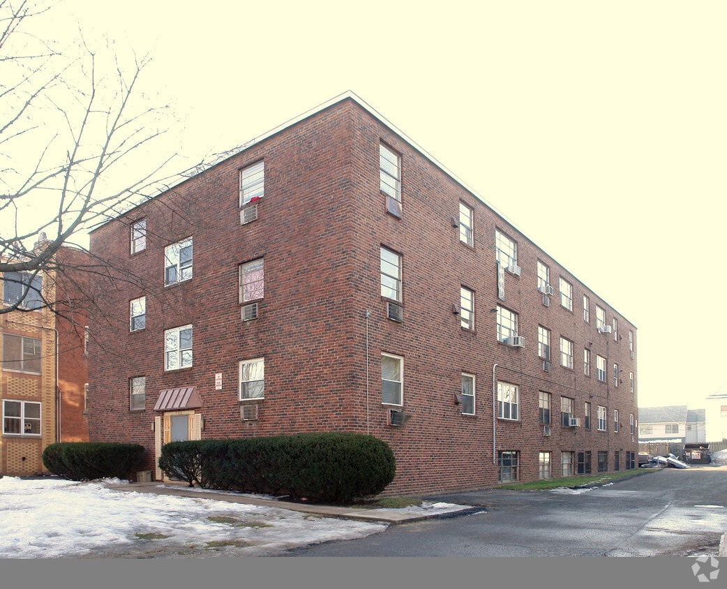 Front of Building - 105 Preston St