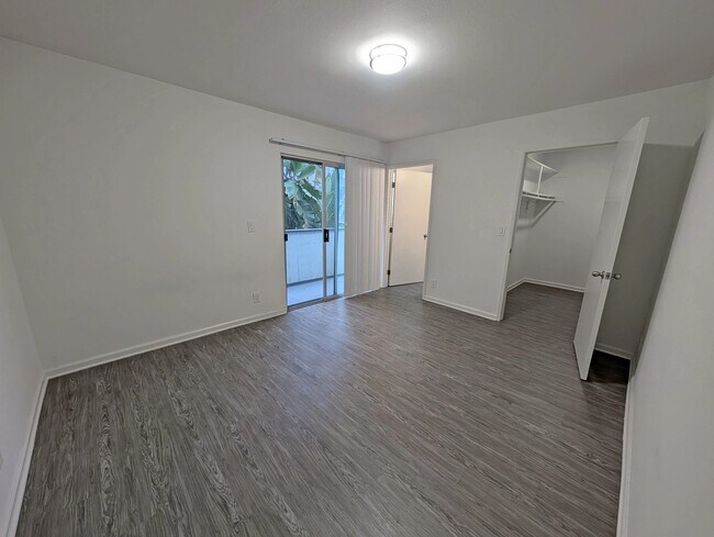 Foto del edificio - 520 N Virgil Ave