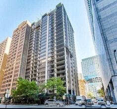 Building Photo - 201 E Chestnut St