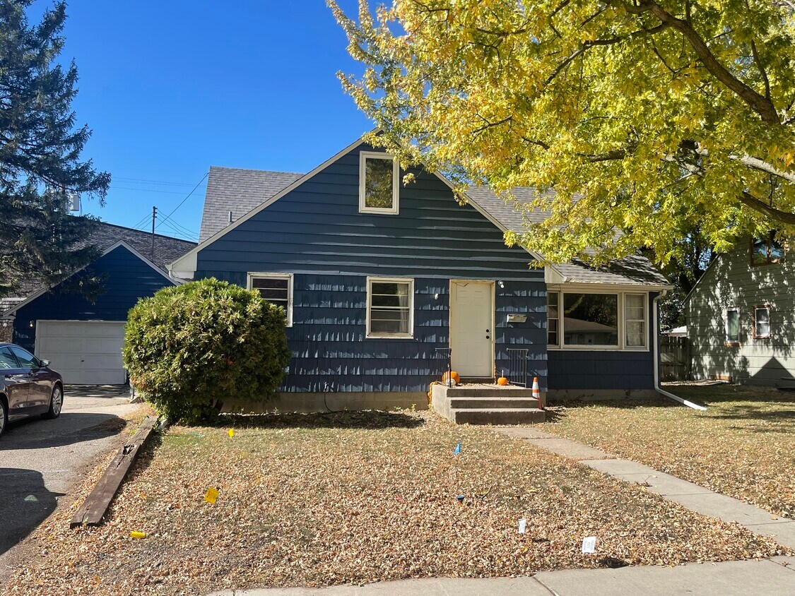 Front - 1228 Highland Ave