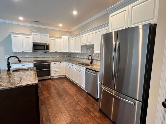 Building Photo - 122 Regency Ct