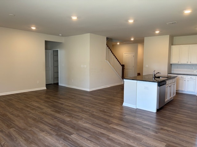 Foto del edificio - 7136 Maple Run Cir