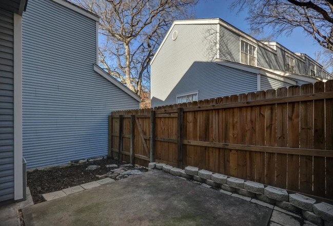 Foto del edificio - 6820 Old Quarry Ln