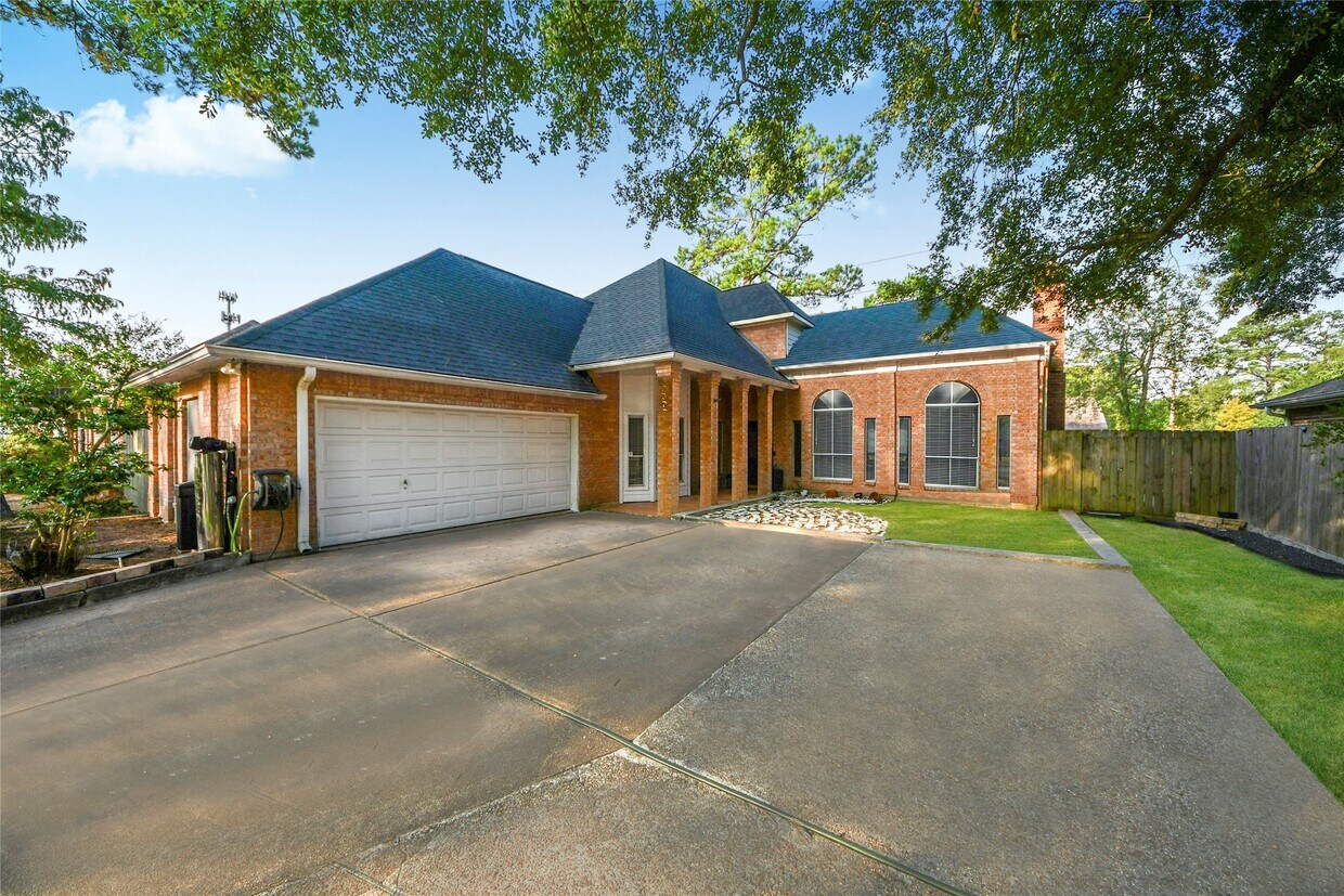 Foto principal - 12307 Lusterleaf Dr