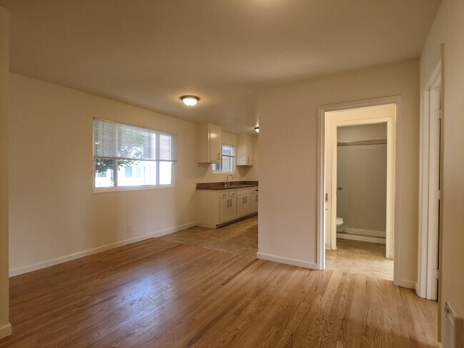 Foto del edificio - 2117 Haste St