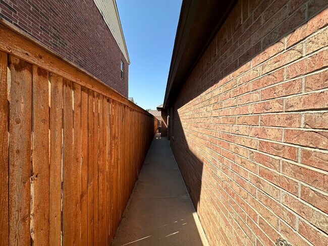 Building Photo - 4422 105th St