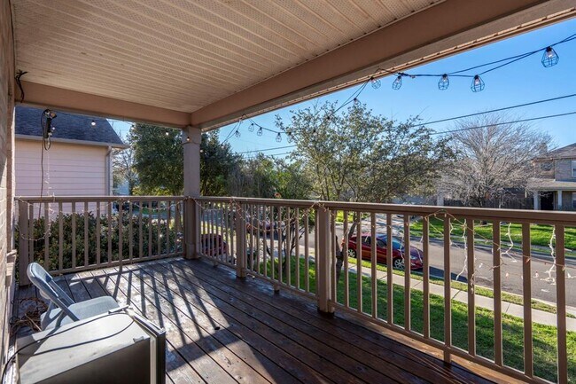 Foto del edificio - 106 Cypress Ct