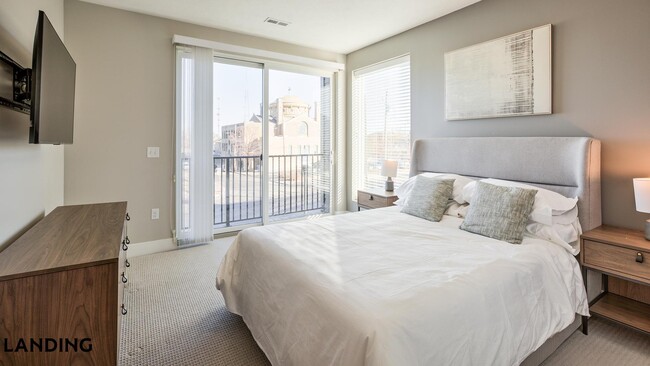 Building Photo - 8100 Palisades Cir