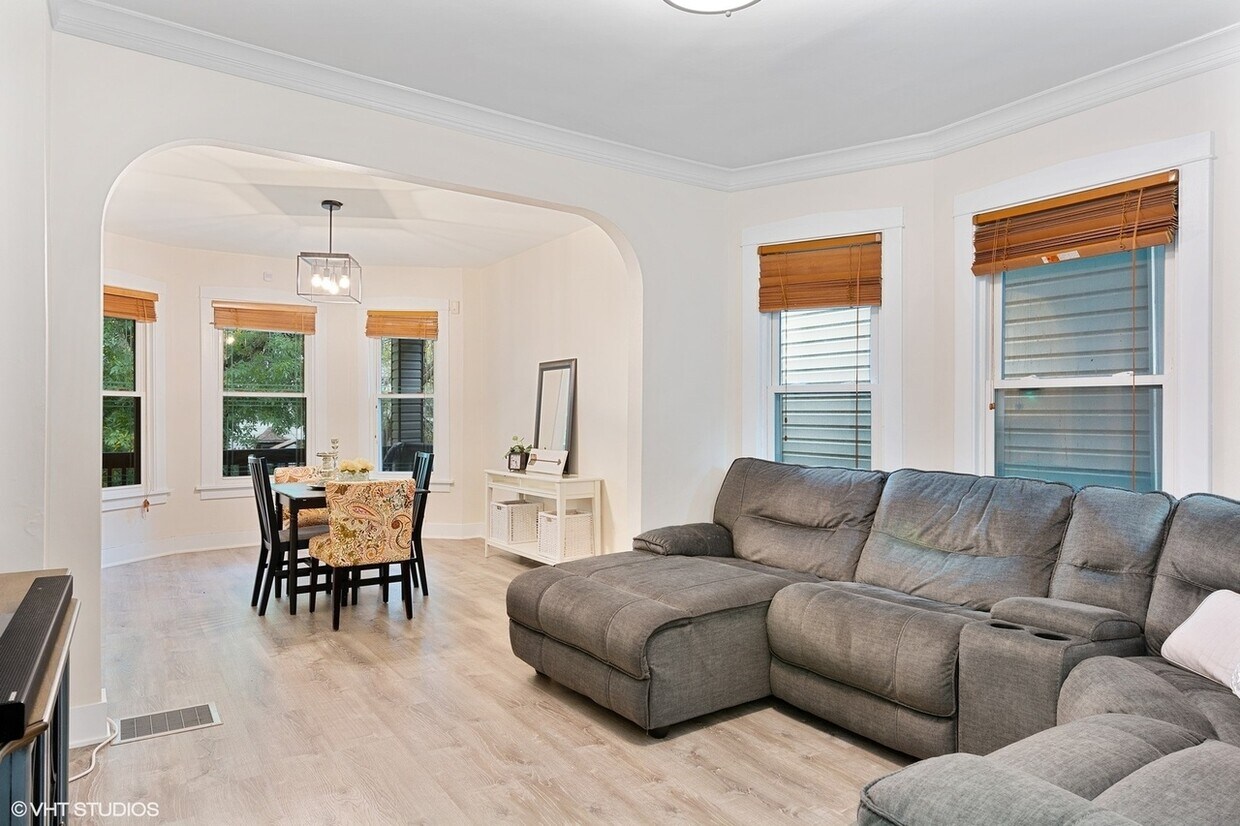 4126 N Drake Ave, Chicago, IL 60618 Apartments 4126 N Drake Ave