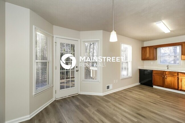 Building Photo - 3 Bedroom Pet-Friendly Home in Douglasvill...