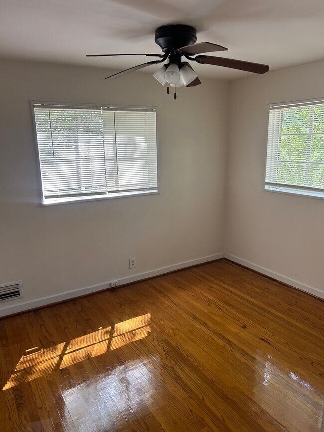 Foto del edificio - New For Rent in Homewood!