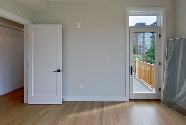 Foto del edificio - 104-106 Warren St. Unit 5