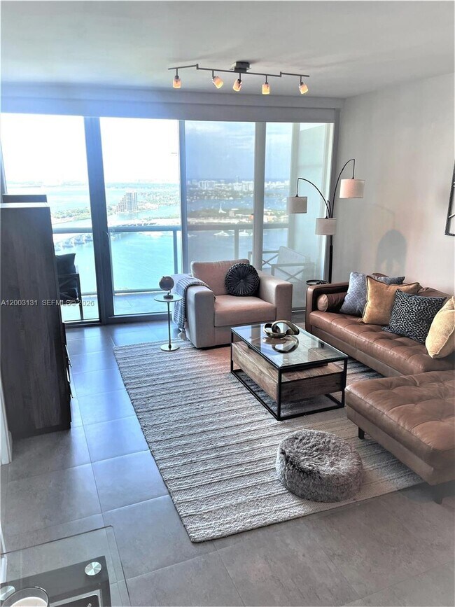 Foto del edificio - 888 Biscayne Blvd