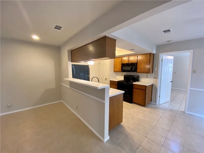 Building Photo - 1707 Cinnamon Path