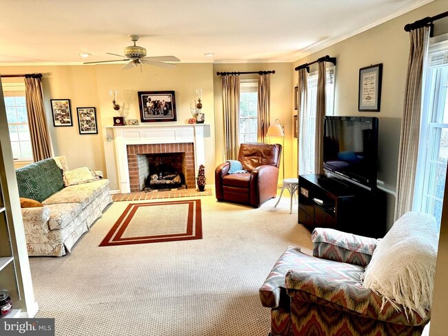 Building Photo - 102 Jl Thompson Dr