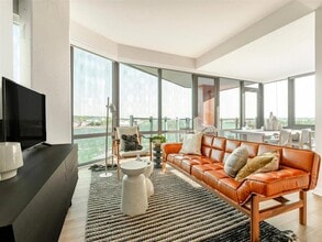 Building Photo - Riverpoint