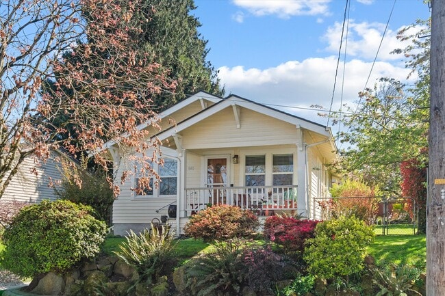 Photo - 840 N Farragut St House