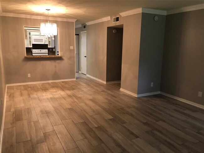 Building Photo - 9015 Gaylord Dr