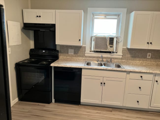 Photo - 224 Harris St House