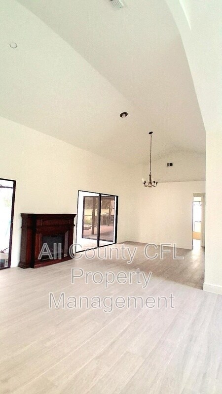 Foto del edificio - 553 Walnut Grove Pl