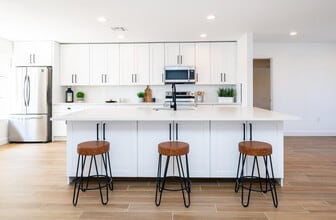 Building Photo - 14044 N Cameo Dr