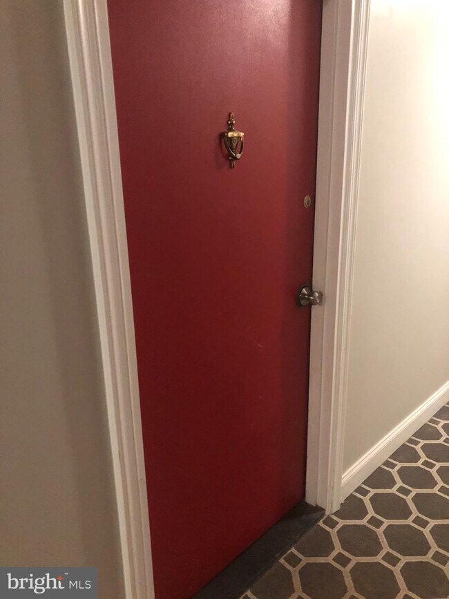 Foto del edificio - 6141 Leesburg Pike