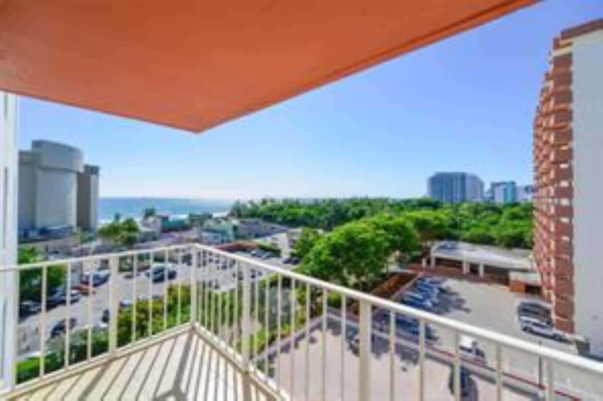 Foto principal - 3000 E Sunrise Blvd