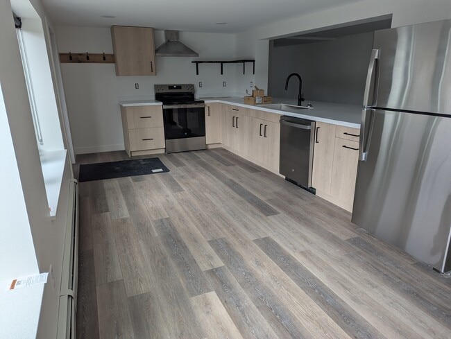 Kitchen - 207 6th St
