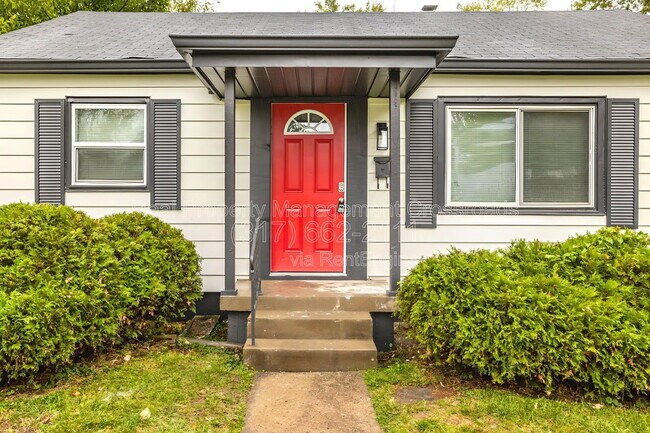 Foto del edificio - 3332 Wallace Ave