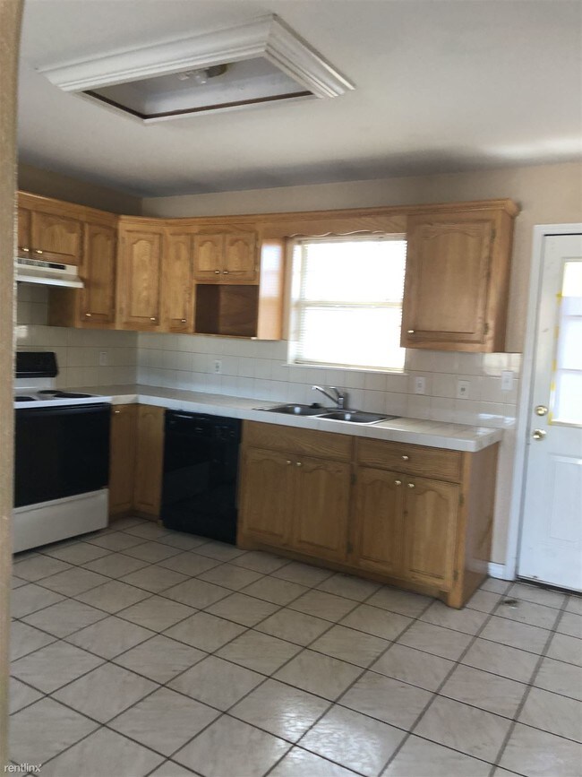 Foto del edificio - 2 br, 2 bath Apartment - Village Apartments