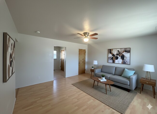 Building Photo - 3BD/1BA Home with Newly Remodeled Kitchen