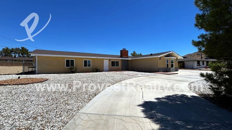 Primary Photo - 16028 Venango Rd