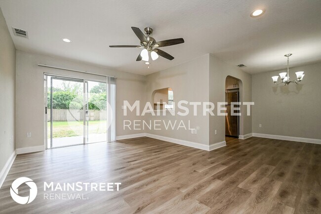 Building Photo - 2330 Northview Dr
