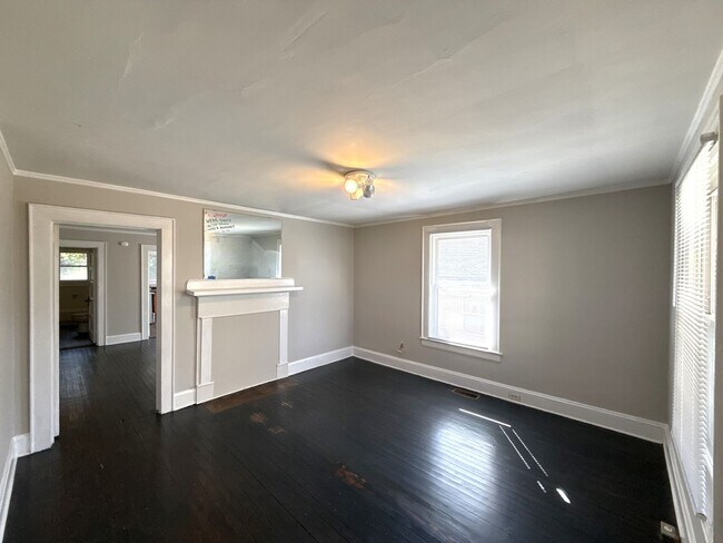Photo - A0A69-904-906 Harrill Street Apartment
