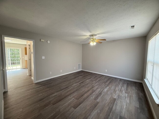 Building Photo - Village at Greenview townhouse in Campbell...