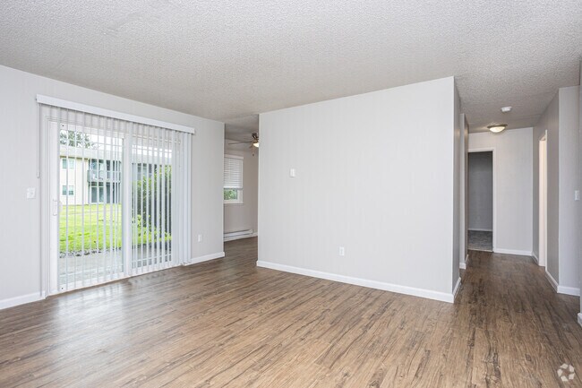 Interior Photo - Madison at River's Edge