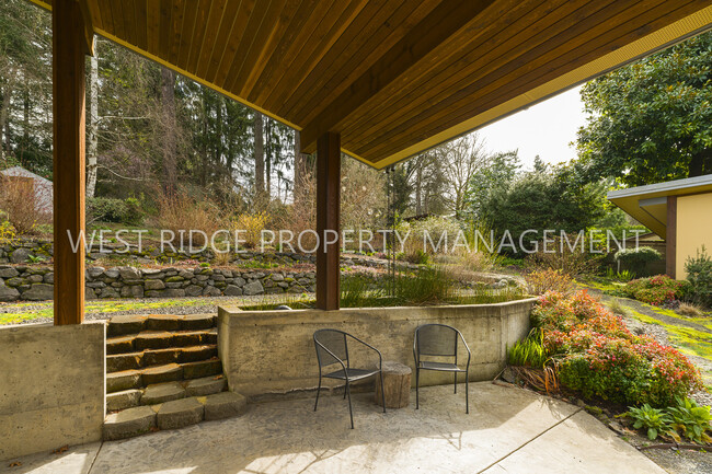 Building Photo - 9310 SW 8th Dr