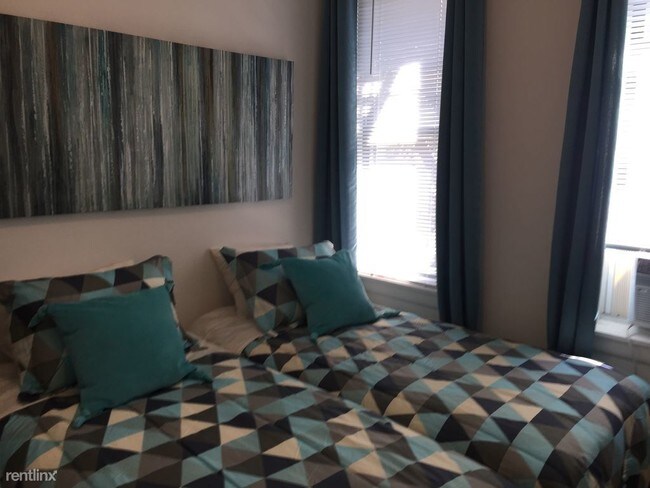 Foto del edificio - 2 br, 1 bath  - 1151 W 7th St