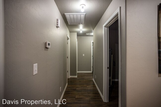 Foto del edificio - 4 br, 3 bath House - 1405 Chisholm