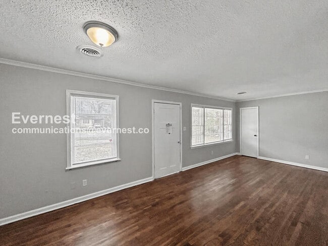 Building Photo - 2 Bed/1 Bath Home with Fenced Yard & Carport / Vouchers Accepted / Available Now!