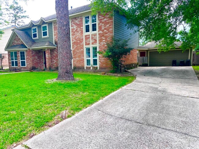 Building Photo - 17502 Cassina Dr
