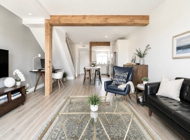 Building Photo - 30902 Club House Dr