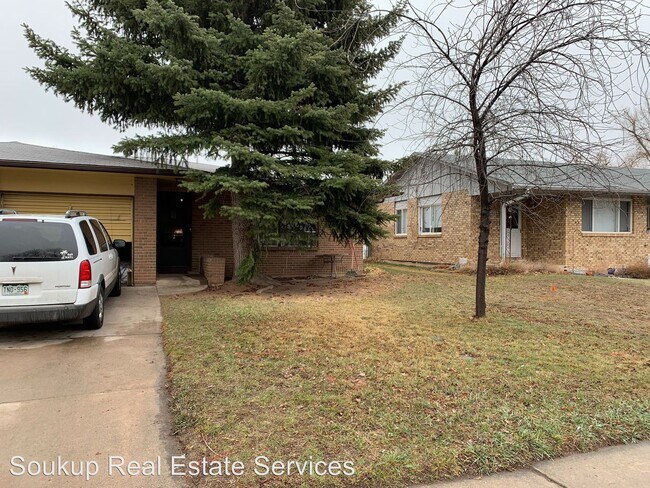 Building Photo - 1600 Azalea Dr