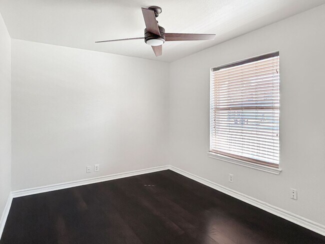 Foto del edificio - Spacious 4-Bedroom Converse Home with Loft, Flex Room, and Included Appliances