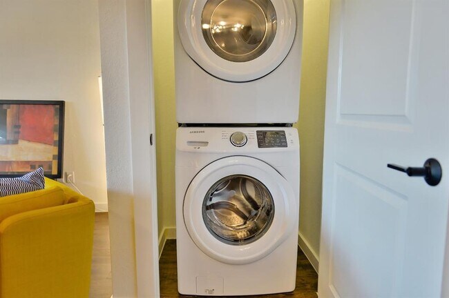 Building Photo - 2301 Commonwealth St