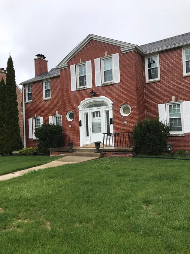 628 N 104th St, Wauwatosa, WI 53226 Townhome Rentals in Wauwatosa WI